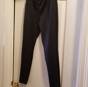 Black High-Waisted Silky-feel Leggings